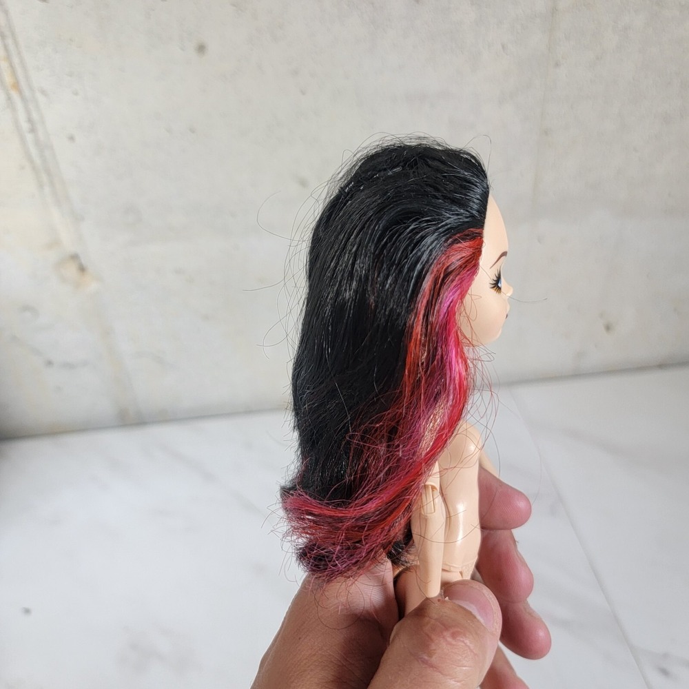 Mattel Ever After High Lizzie Hearts Fashion Doll nude - Picture 4 of 9